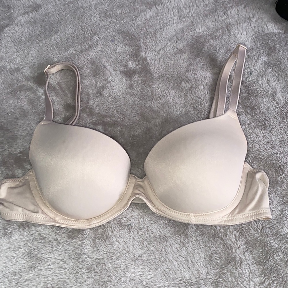 Victoria’s Secret PINK wear everyday bra